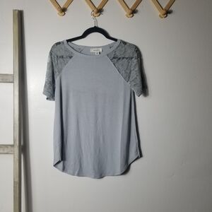 NWOT ZENANA WOMEN'S GRAY LACE SLEEVE BLOUSE SIZE SMALL